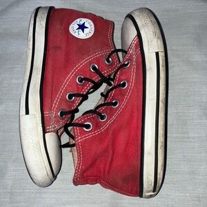 Converse toddler size 9 Kids Red Canvas Chuck Taylor All-stars Sneakers